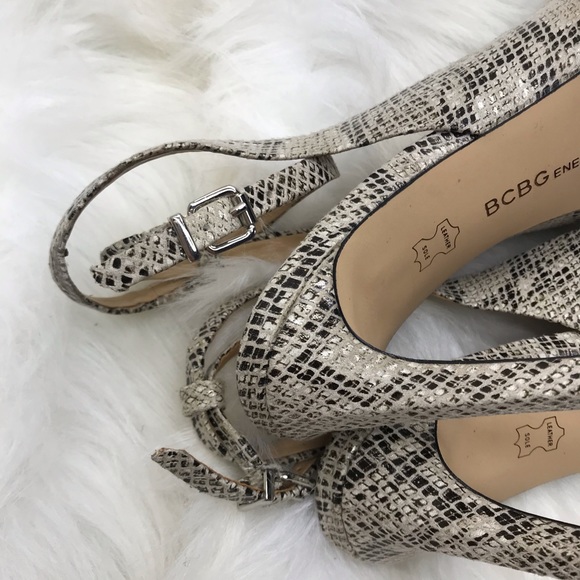 BCBGeneration Heels 8 M - Picture 8 of 8